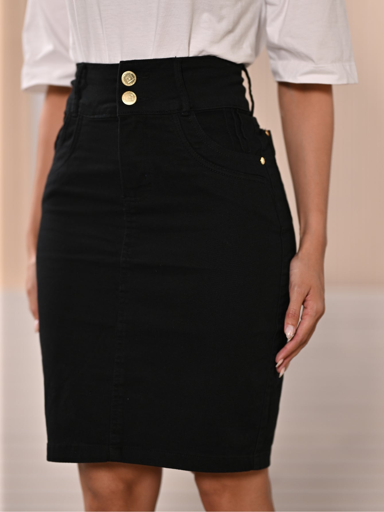 Saia Brim com Elastano Preta Cintura Alta Anagrom Bolso Bordado Ref.035