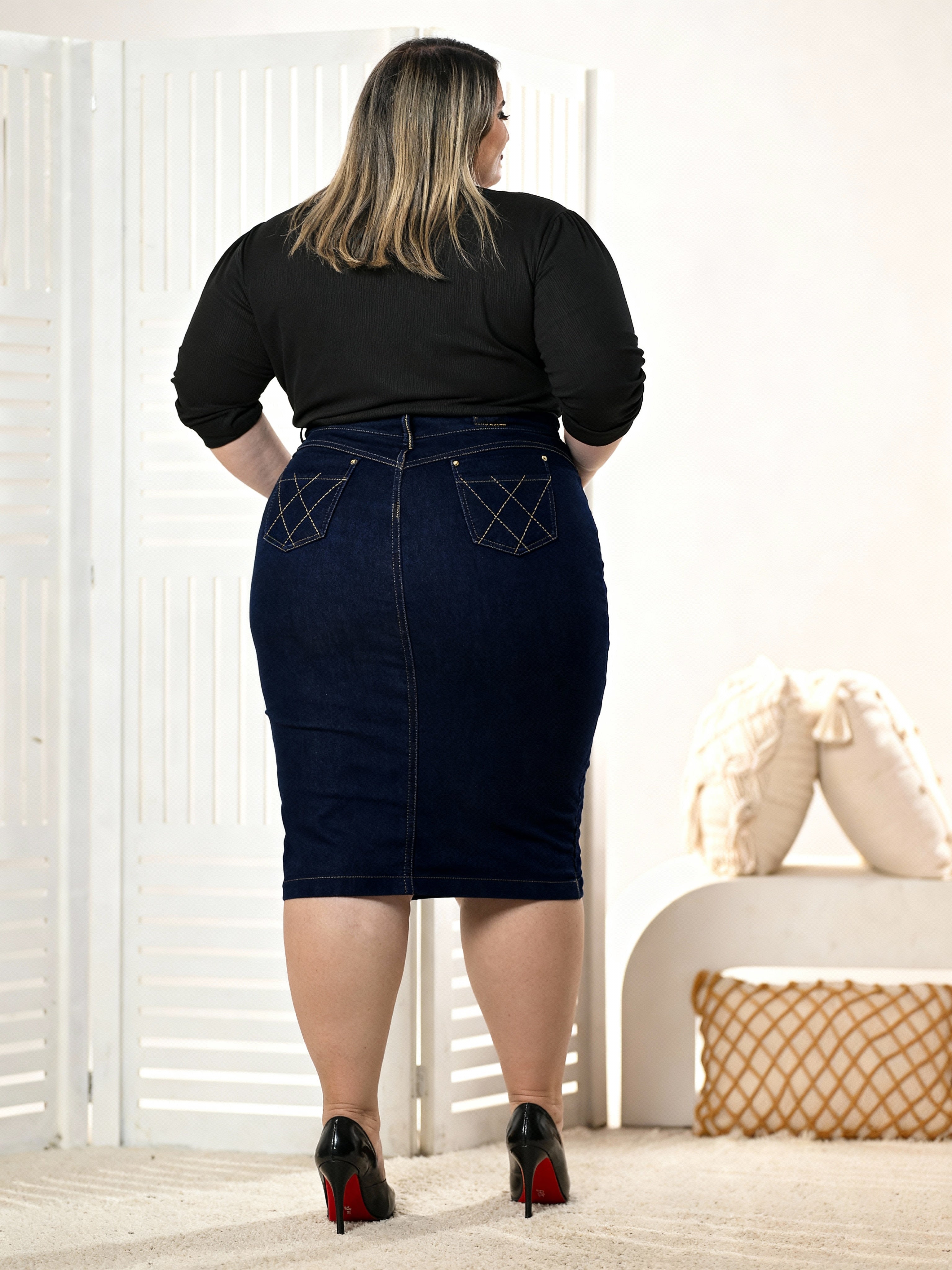 Saia Jeans Feminina Azul Escuro Detalhes Costuras em Xadrez Anagrom Ref.180