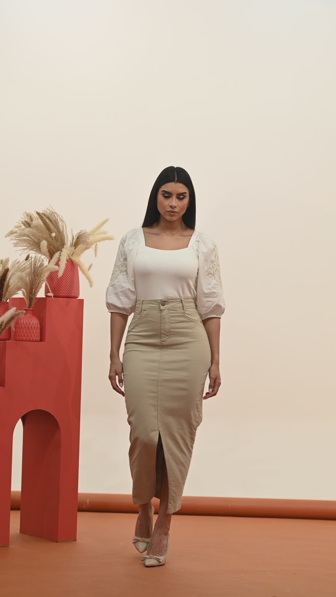 Saia Brim Longa Bege Com Abertura na Frente Anagrom Ref.240