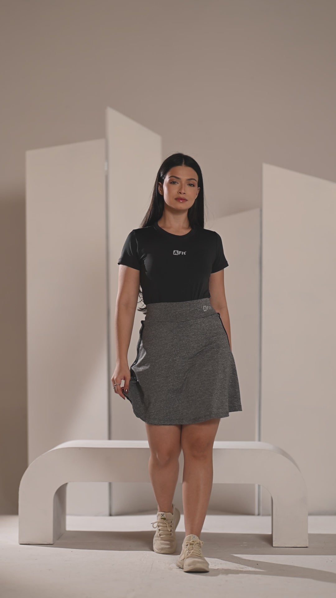 Saia Fitness Modesta com Short Por Baixo Cinza Listras Pretas Anagrom REF.8019